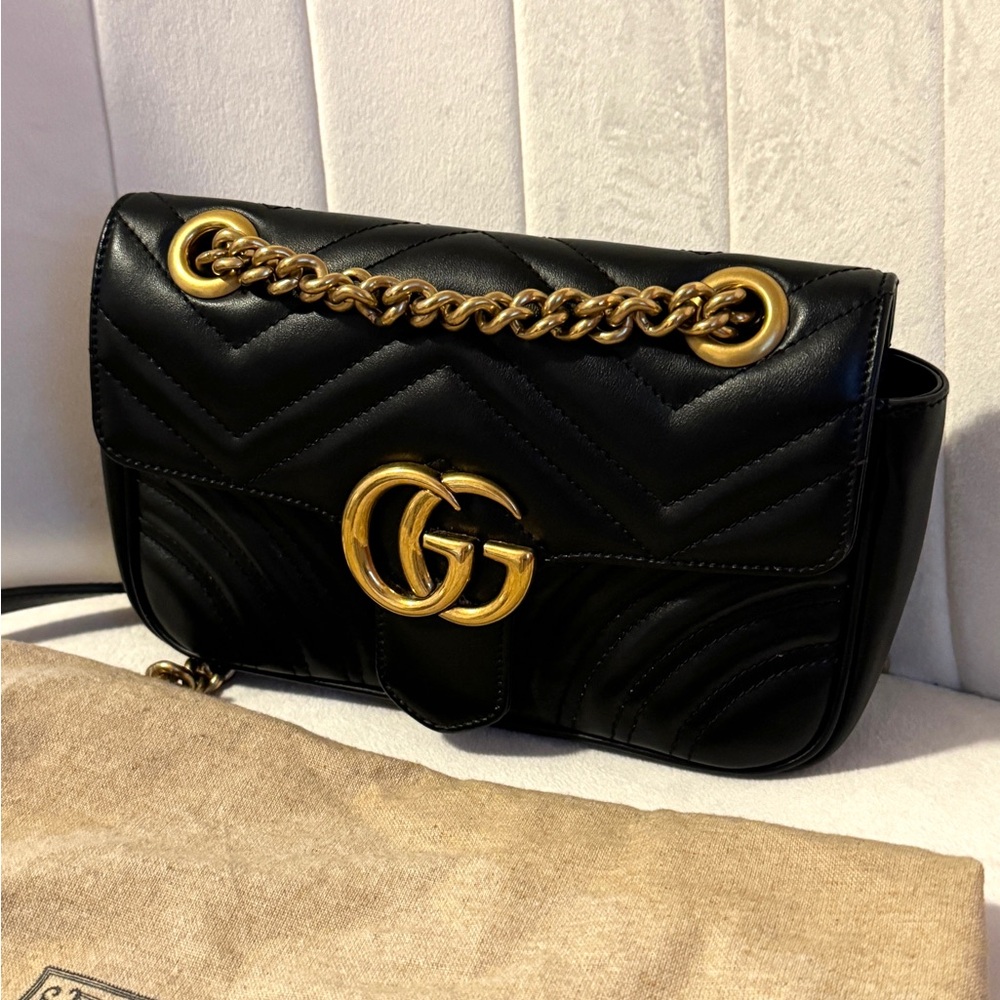 Gucci GG Marmont Small Shoulder Bag